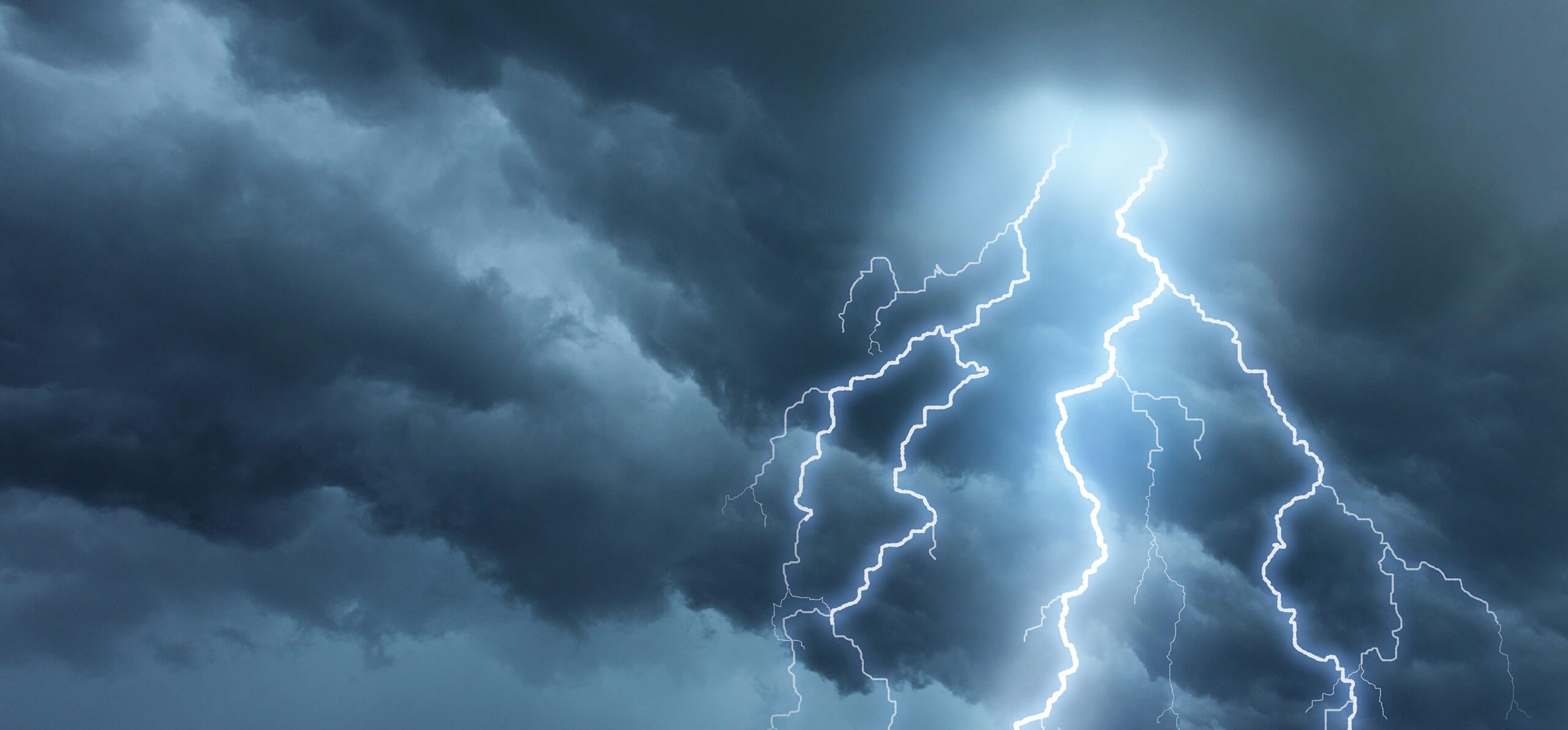 thunderstorm with lightning